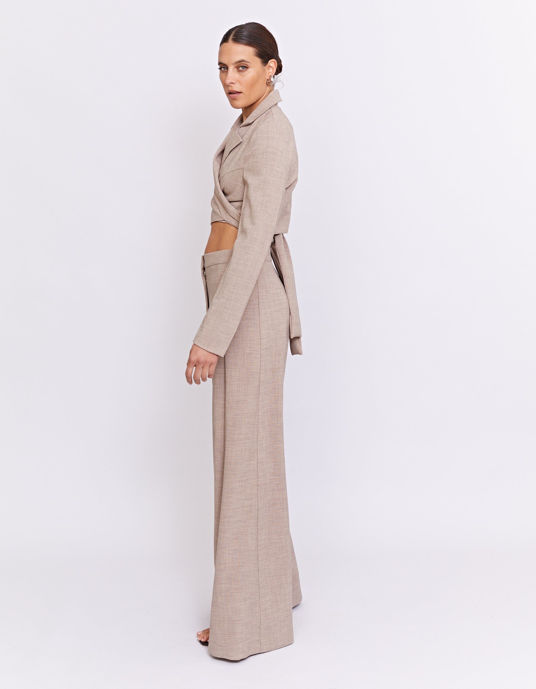 THE BAXTER CROPPED BLAZER | BISCUIT