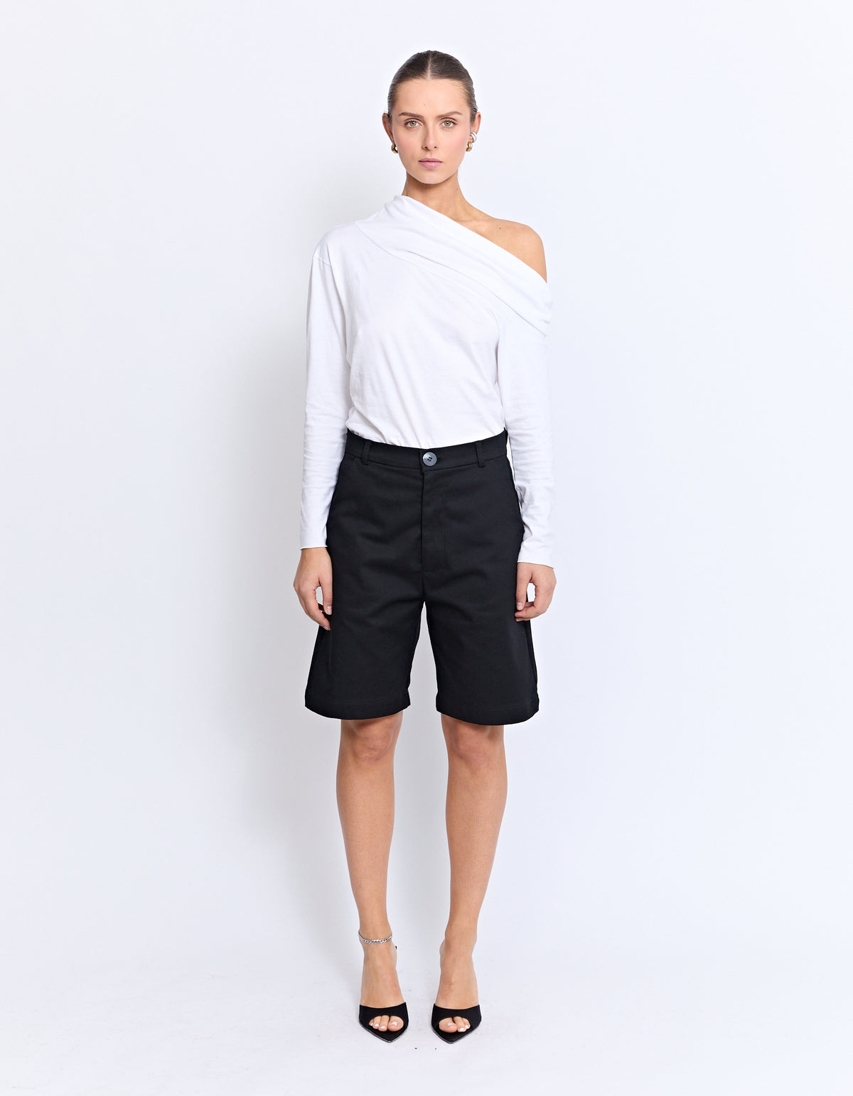 LOURDES BERMUDA SHORT | BLACK