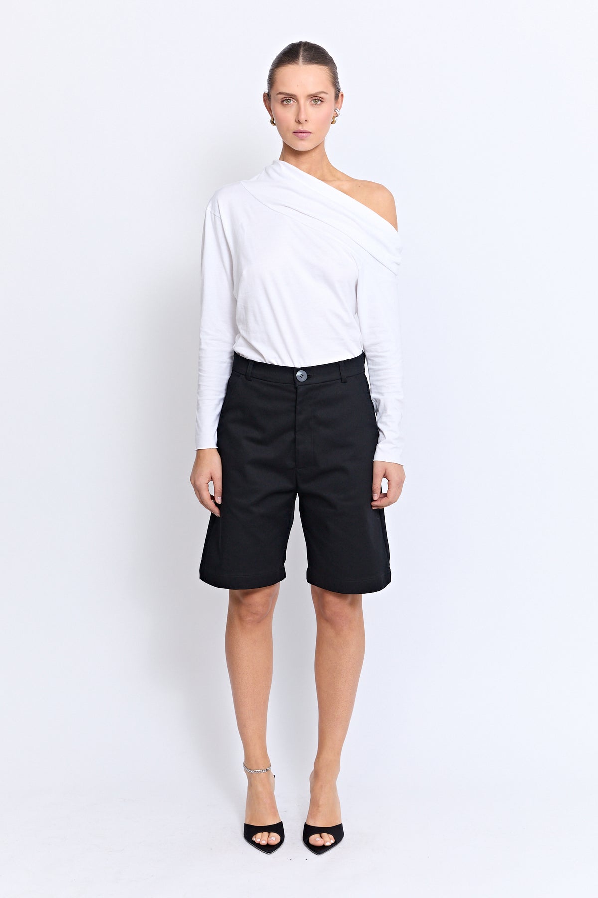 LOURDES BERMUDA SHORT | BLACK