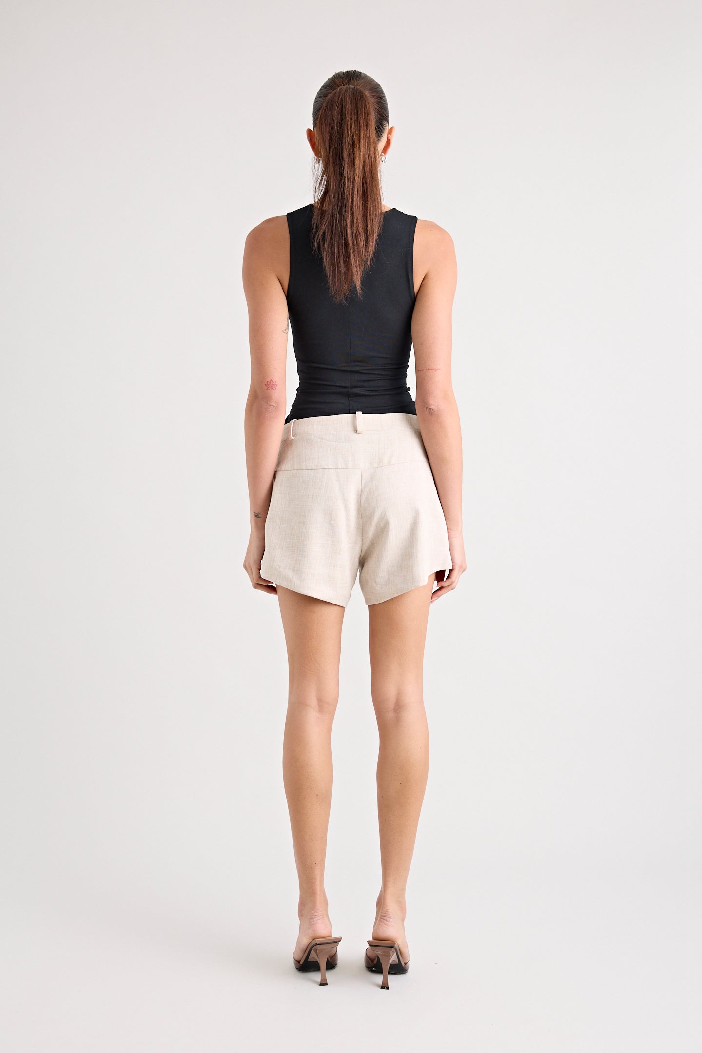 PINO TAILORED SHORT | NATURAL