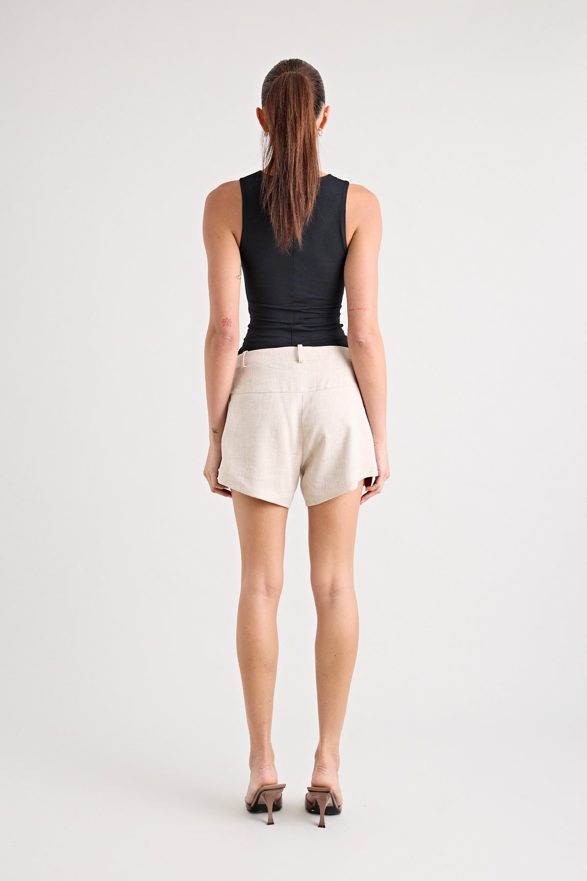 PINO TAILORED SHORT | NATURAL