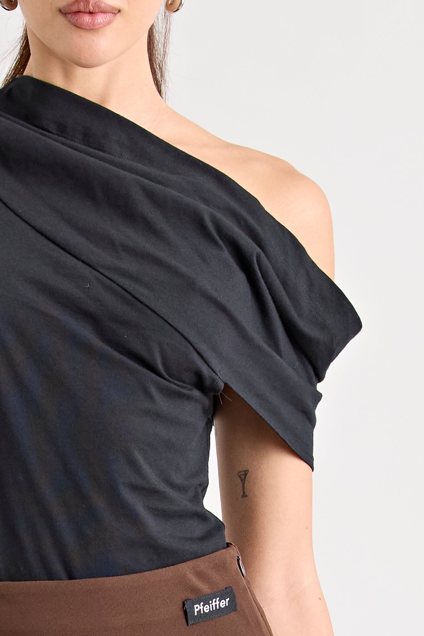 FRANK OFF SHOULDER TOP | BLACK